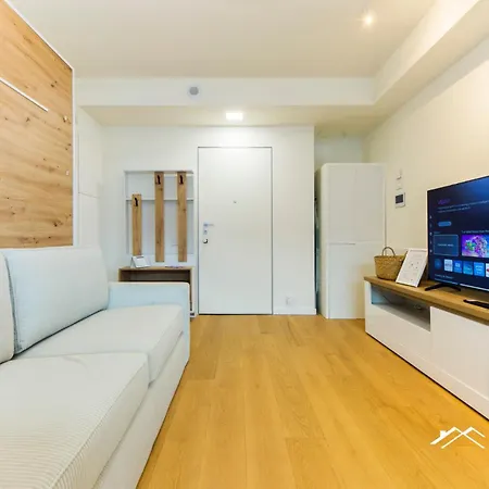 Waterfront Lux| Studio|a/c|parking|gym|wifi By Tilo Daire *